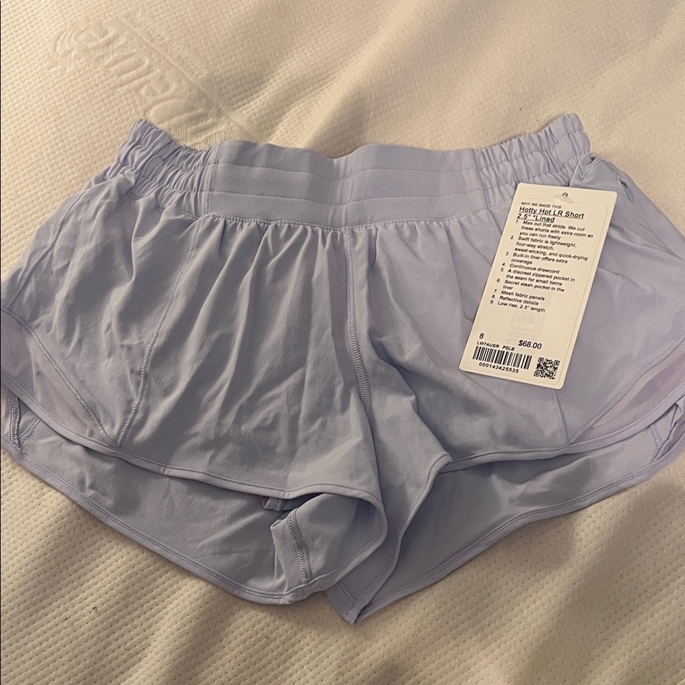lululemon hotty hot LR 2.5” shorts